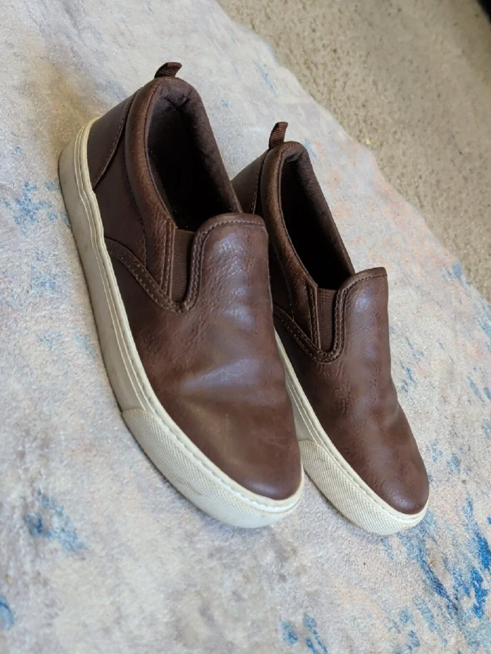 Old Navy Brown Slip-On Leather Loafers with White Soles Boys US Size 4, EU 23